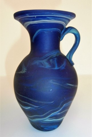 Wide top one handle
                  vase