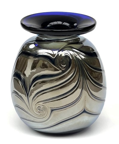 Mirrored blue
                      rim mini vase