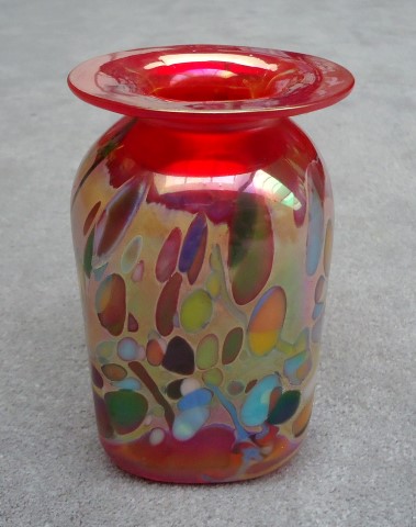 Red Square vase with confetti