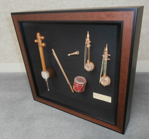 Shadow box of musical instruments
